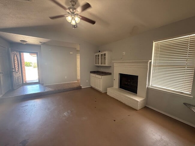 Building Photo - 609 Montwood Ct