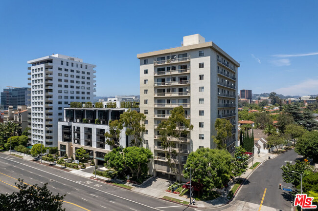 Foto del edificio - 10751 Wilshire Blvd