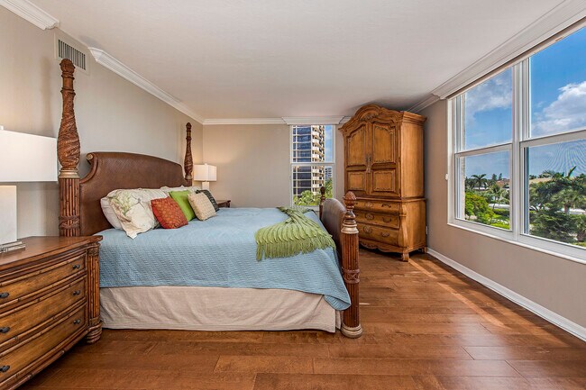 Building Photo - 10701 Gulf Shore Dr
