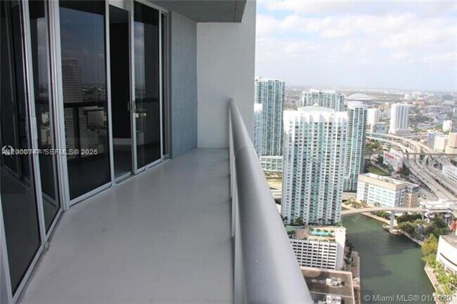 Building Photo - 475 Brickell Ave