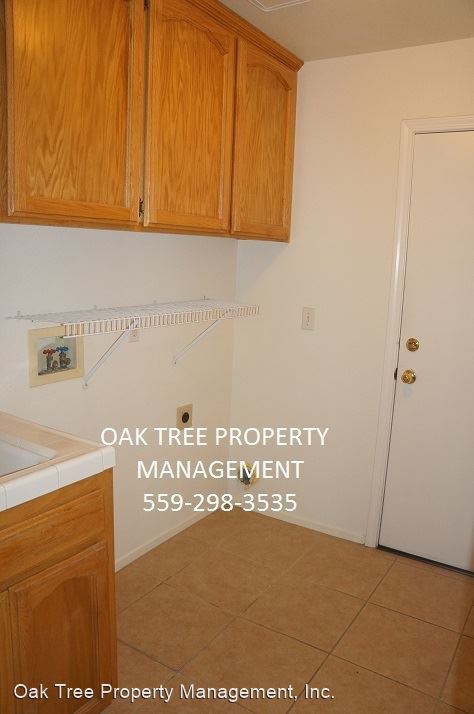 Building Photo - 3 br, 2 bath House - 1463 Fallbrook