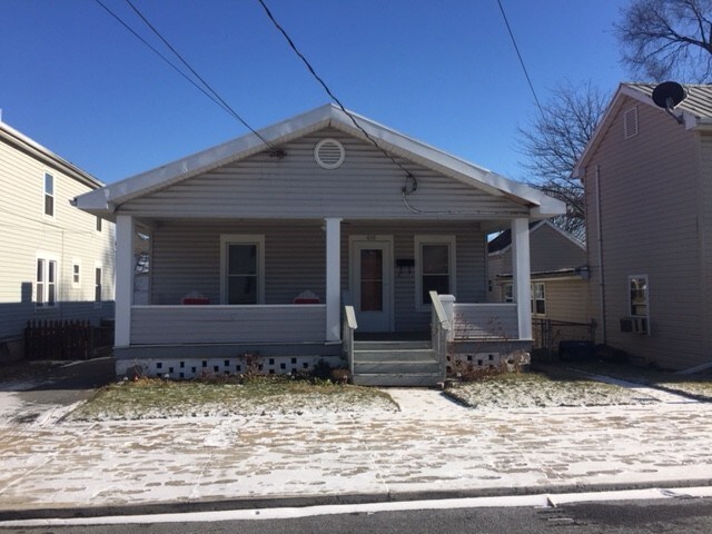 Primary Photo - 610 W Virginia Ave