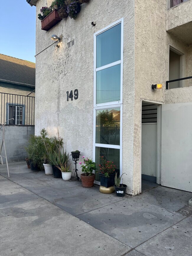 Building Photo - 149 N Avenue 25