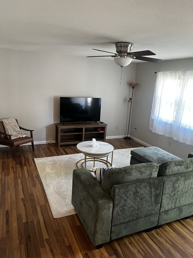 Foto del edificio - 1026 N Jefferson St