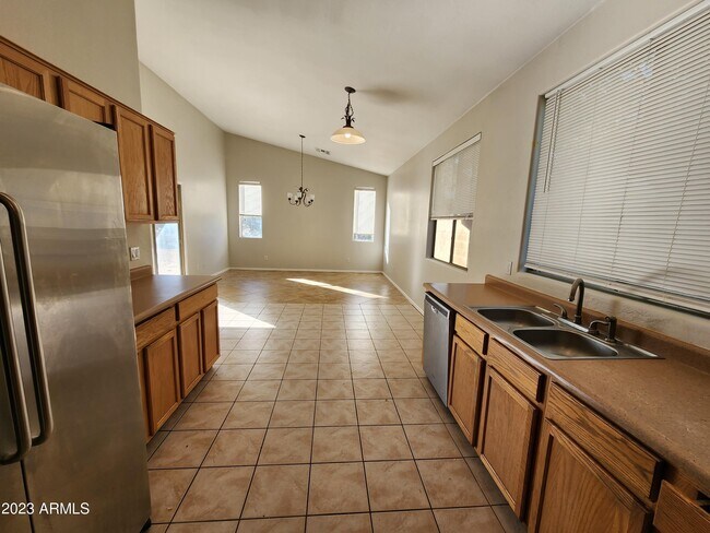 Foto del edificio - 12547 W Glenrosa Dr