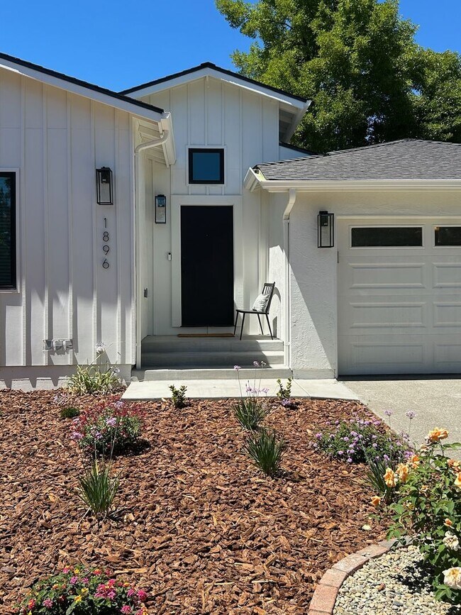 Building Photo - Stunning Newly Rebuilt Yountville Retreat | Fully Furnished
