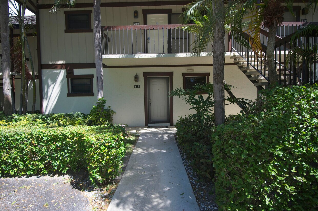 13334 Polo Club Rd Unit 218, Wellington, FL 33414 Condo for Rent in