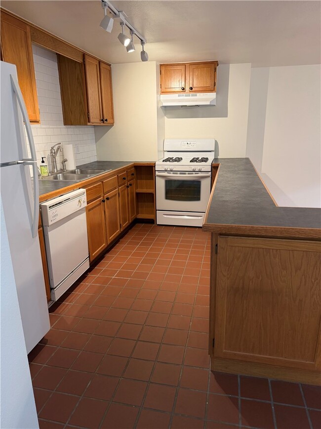 Building Photo - 978 Pollard Ave