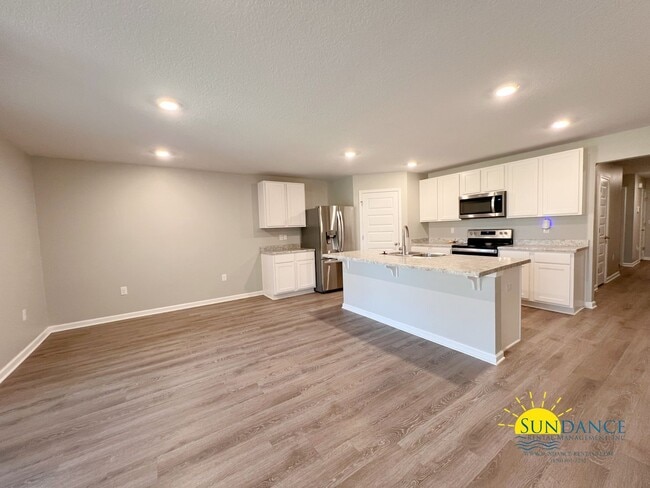 Building Photo - Gorgeous 4 Bedroom Home in Crestview!