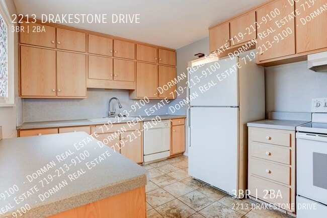 Foto del edificio - 2213 Drakestone Dr