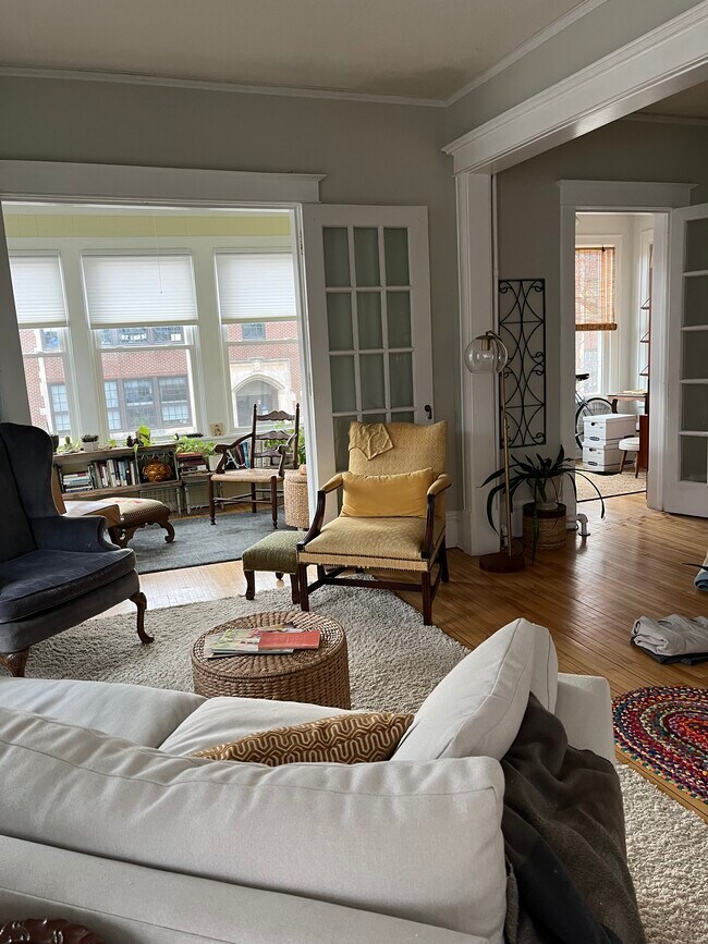 Foto del edificio - 2555 Emerson Ave S