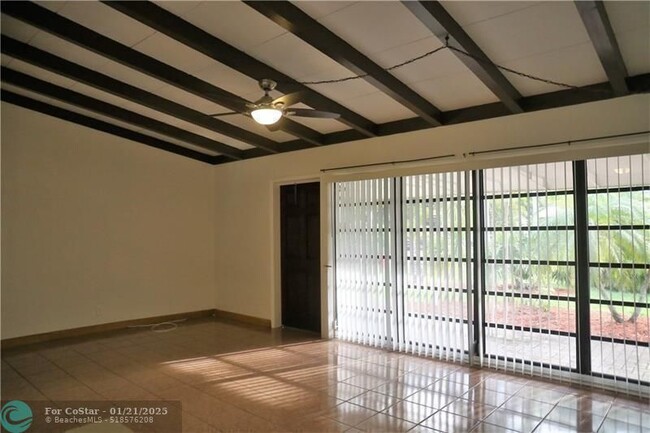 Building Photo - 2512 Key Largo Ln