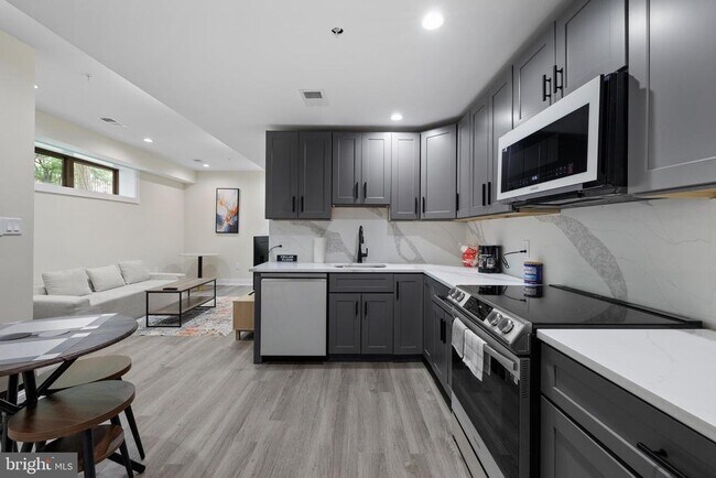 Foto del edificio - 3517 14th St NW