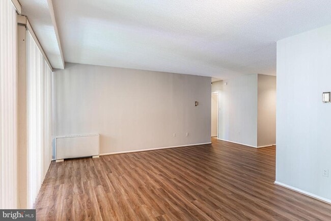 Building Photo - 4141 Henderson Rd