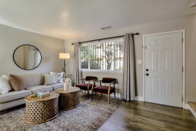 Foto del edificio - 5997 Bamford Dr