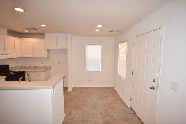 Building Photo - 10010 Sugarvine Ln