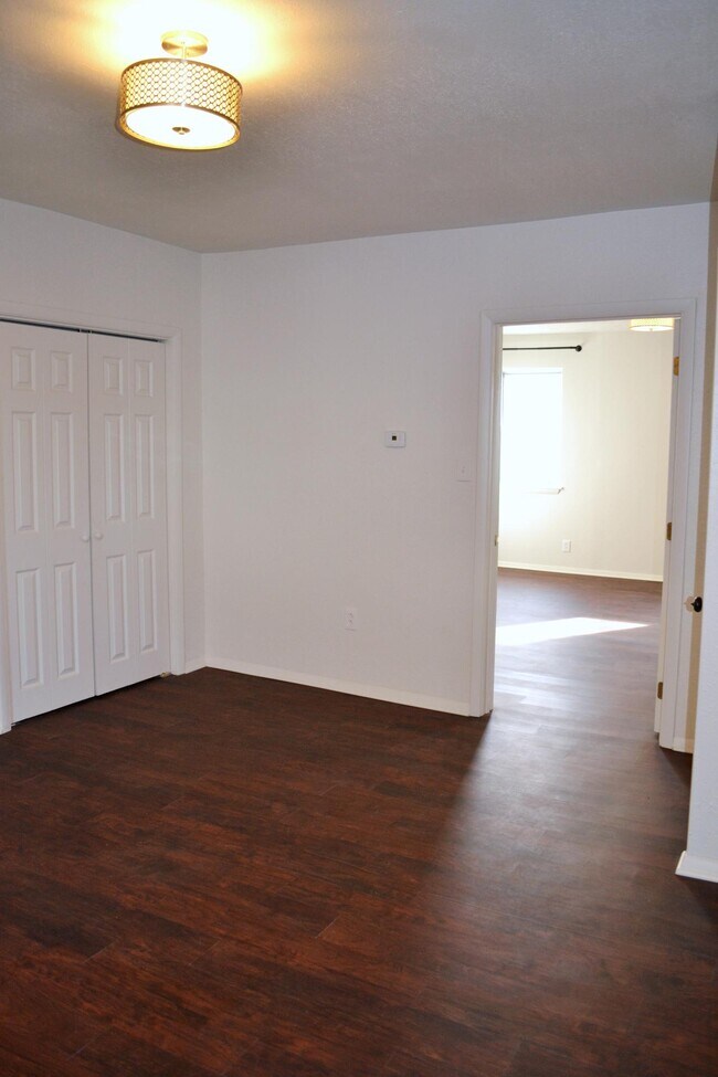Foto del edificio - 2611 Larkins Way