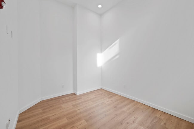 2045 Trenton unit 101_8 - The Nylon Lofts