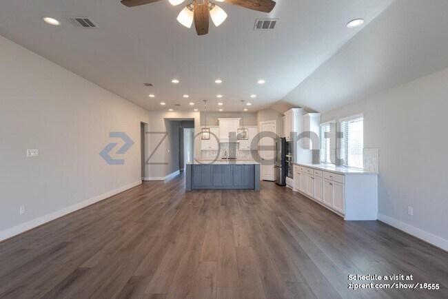 Building Photo - Unit
