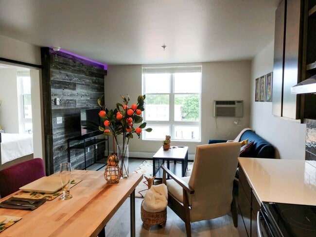 Building Photo - Pioneer Place