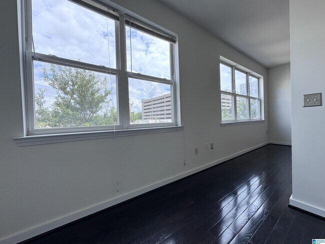 Foto del edificio - 2020 5th Ave S