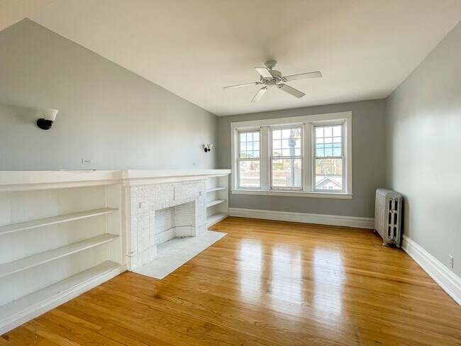 Foto del edificio - 3169 N Broadway St