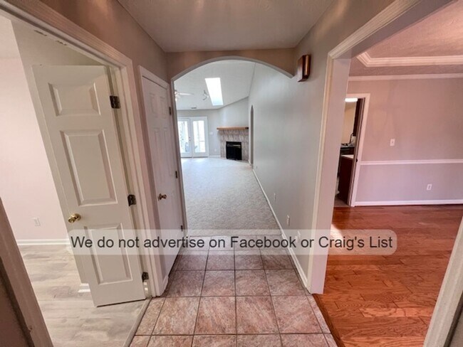 Building Photo - Country Club Hills- Abernathy