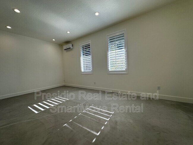 Building Photo - 828 Logan Ave S