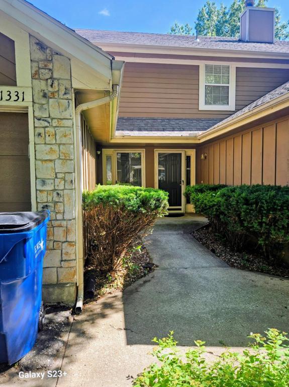 Foto del edificio - 1331 NW Jefferson Ct