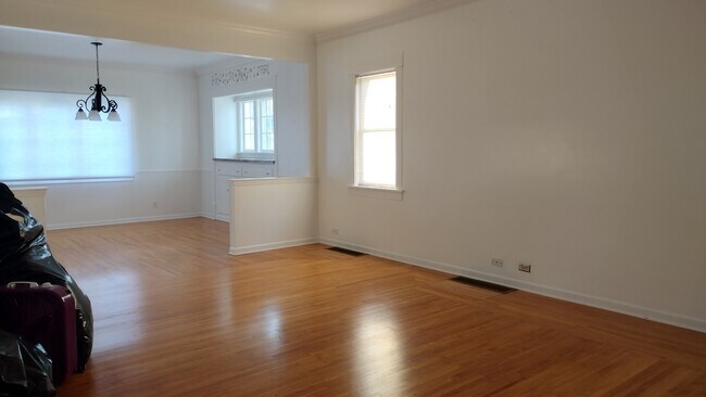 Foto del edificio - 734 E Division St