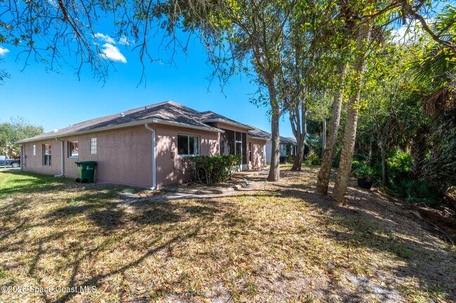 Foto del edificio - 2766 Madrigal Ln