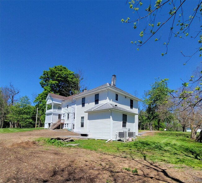Foto del edificio - 434 Du Bois Rd