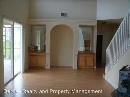 Building Photo - 2425 Willow Tree Ln