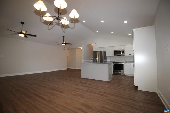 Building Photo - 205 Lindburgh Dr