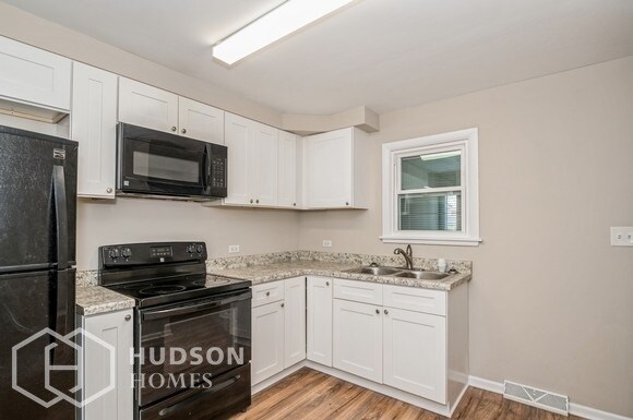 Building Photo - NOW AVAILABLE! - 278 Rouse Ave, Mundelein,...
