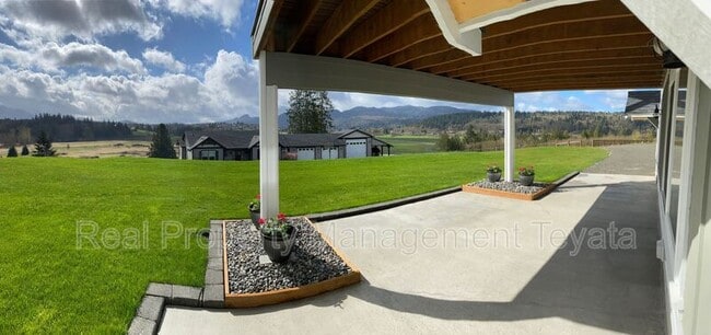 Building Photo - 16063 Ascension Way