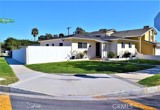 Primary Photo - 1304 Cordary Ave