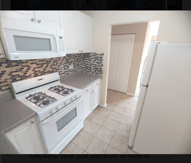 Building Photo - 9s020 Frontage Rd