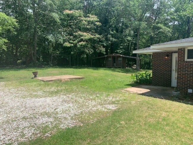 Building Photo - Charming home in Auburn!