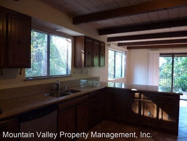 Foto del edificio - 3 br, 2 bath House - 17763 Jayhawk Dr
