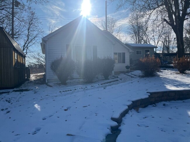 Building Photo - 3523 Valley St