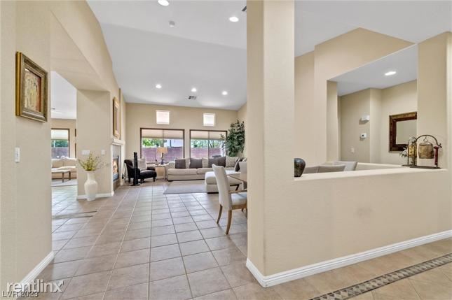 Building Photo - 3 br, 3 bath House - 8157 R Chestnut Hollo...