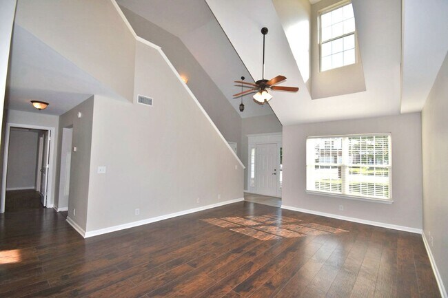 Building Photo - Large 5BR/2.5BA+Bonus Mboro home in Oaklan...