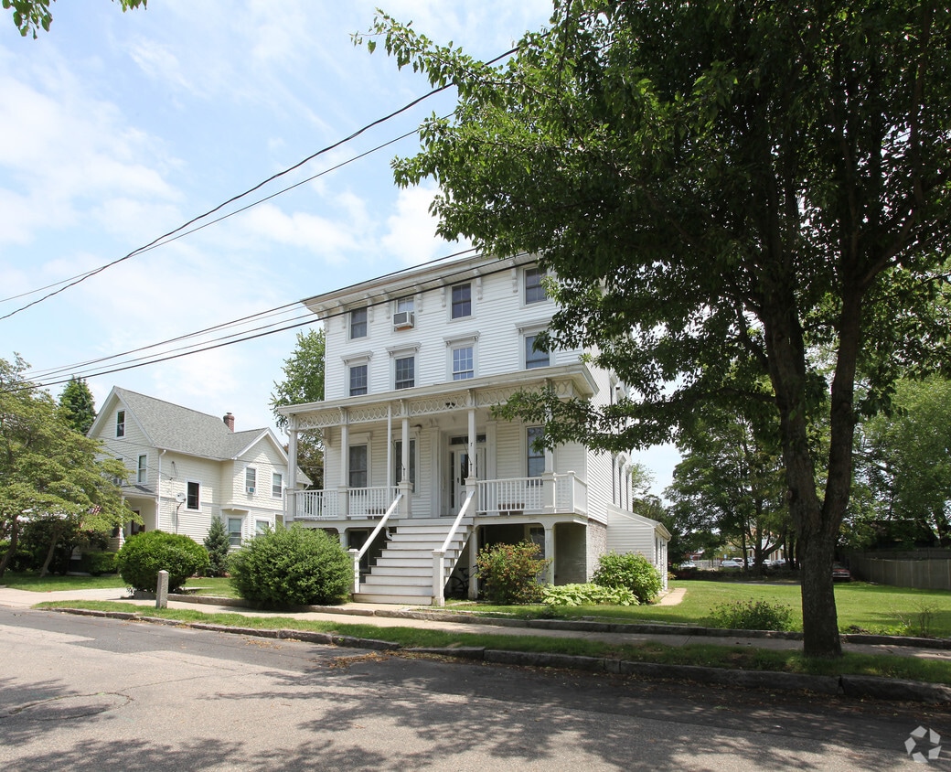 7 Jackson Ave, Mystic, CT 06355 Apartments in Mystic, CT