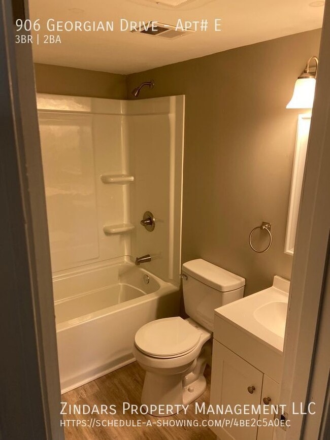 Building Photo - 906 Georgian Dr