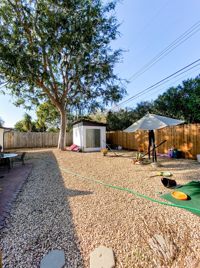 Building Photo - 3910 Maricopa Dr