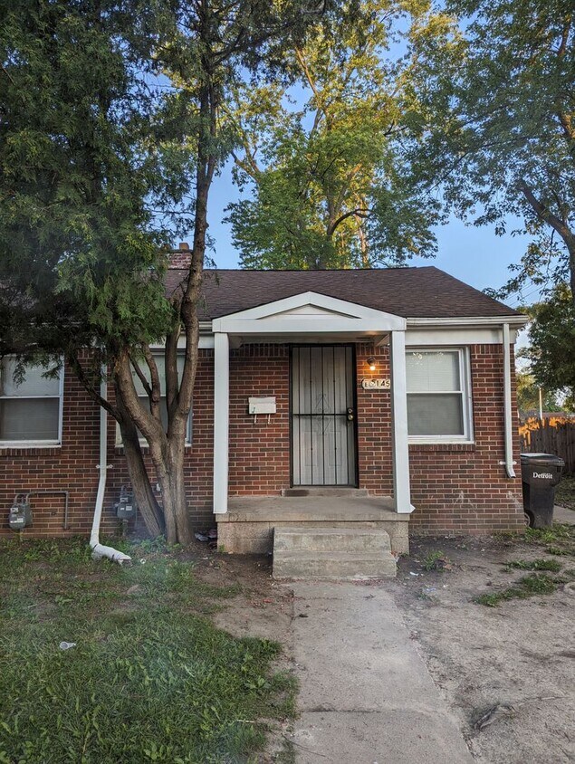 1514315145 Evergreen Rd Unit 15143 Evergreen, Detroit, MI 48223 Room