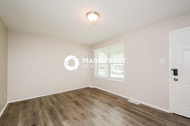 Foto del edificio - 3 Bedroom Pet-Friendly Home in St. Louis, MO with Main Street Renewal