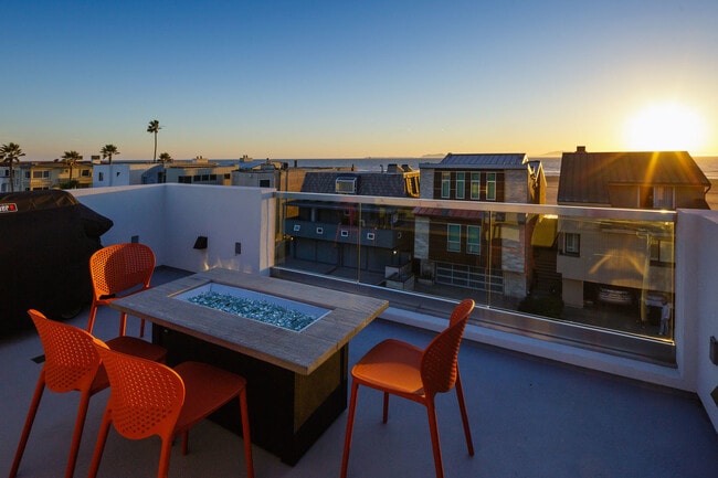Building Photo - 3920 O-Fully Furnished | Hollywood Beach |...