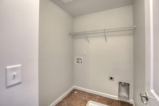 Foto del edificio - 2518 Broome St